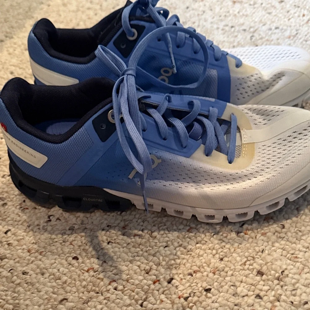 On Cloud Running Athletic Sneakers in Blue and White - Picture 2 of 4
